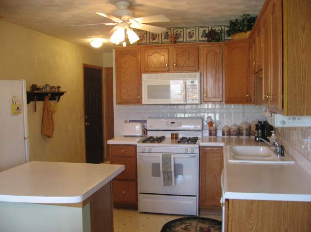 1270 Kingsbury Road Washington, IL 61571 - Photo 6 of 9 Gallery Image 6