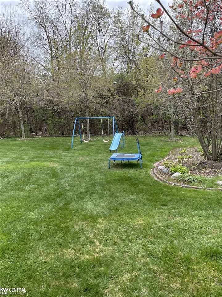 2884 Manorwood Road Troy, MI 48085 - Photo 3 of 15 50040268-2.JPG