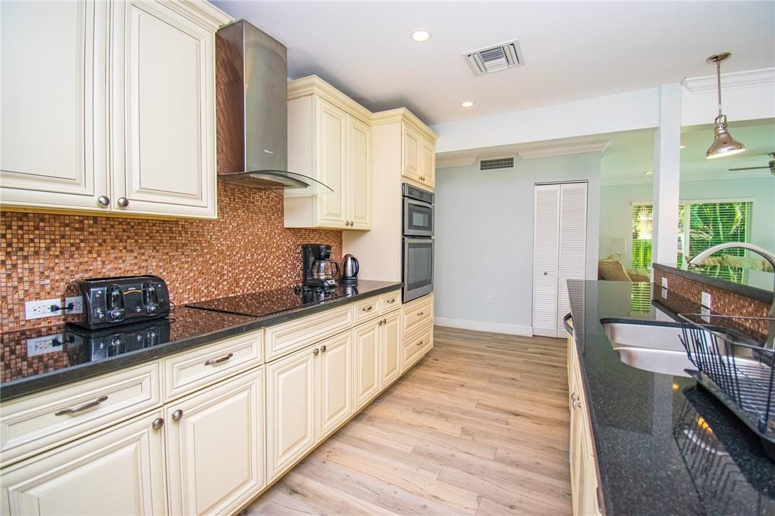 3204 Beacon Street Pompano Beach, FL 33062 - Photo 5 of 31 Photo 5