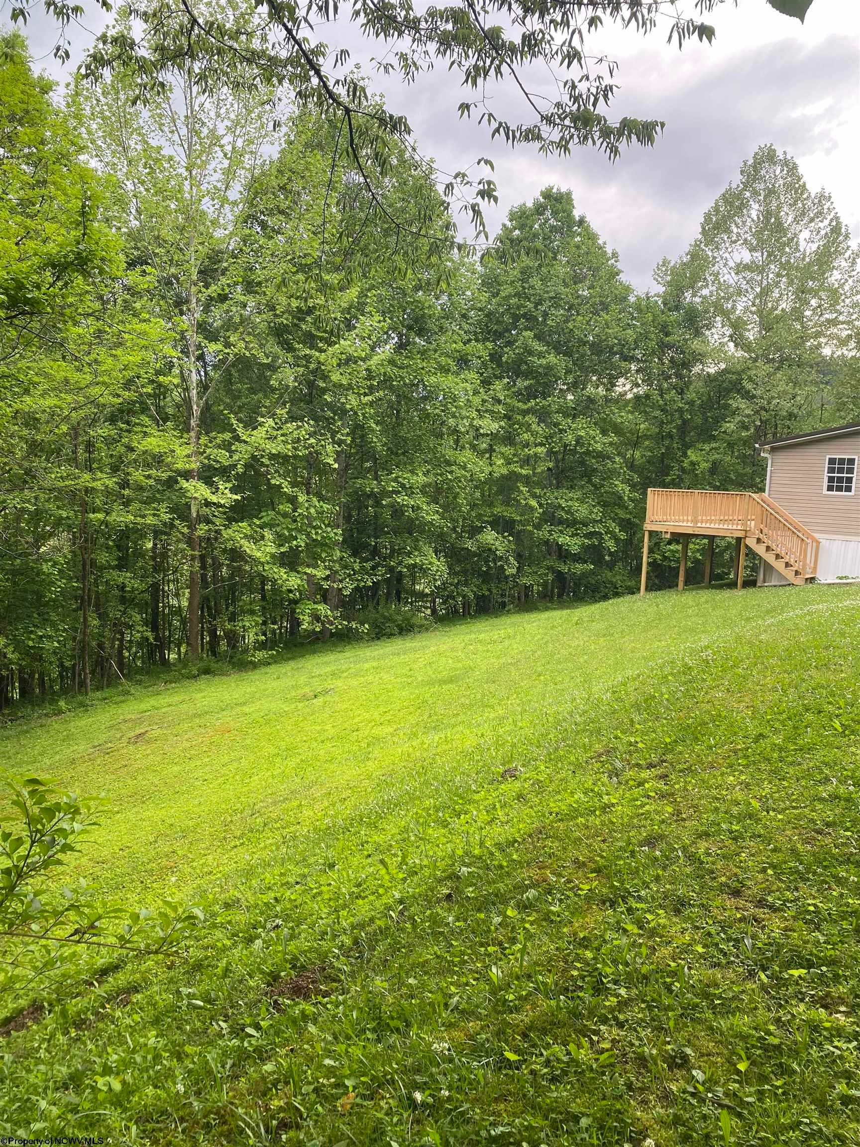 945 Pine Grove Road Fairmont, WV 26554 - Photo 5 of 29 Gallery Image 5