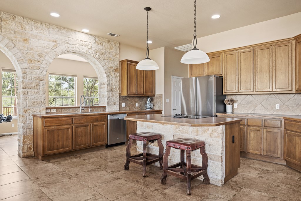 1095 Elm Pass Road Center Point, TX 78010 - Photo 9 of 63 Gallery Image 9