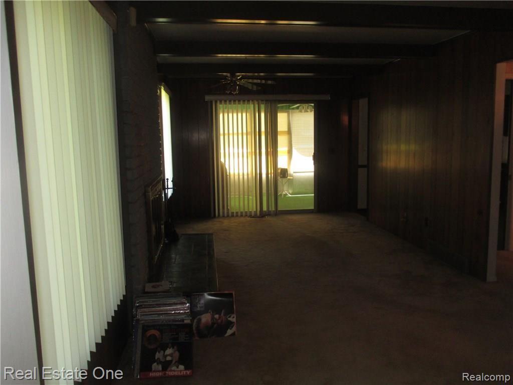 17384 Westover Road Southfield, MI 48075 - Photo 6 of 50 IMG_1135.JPG