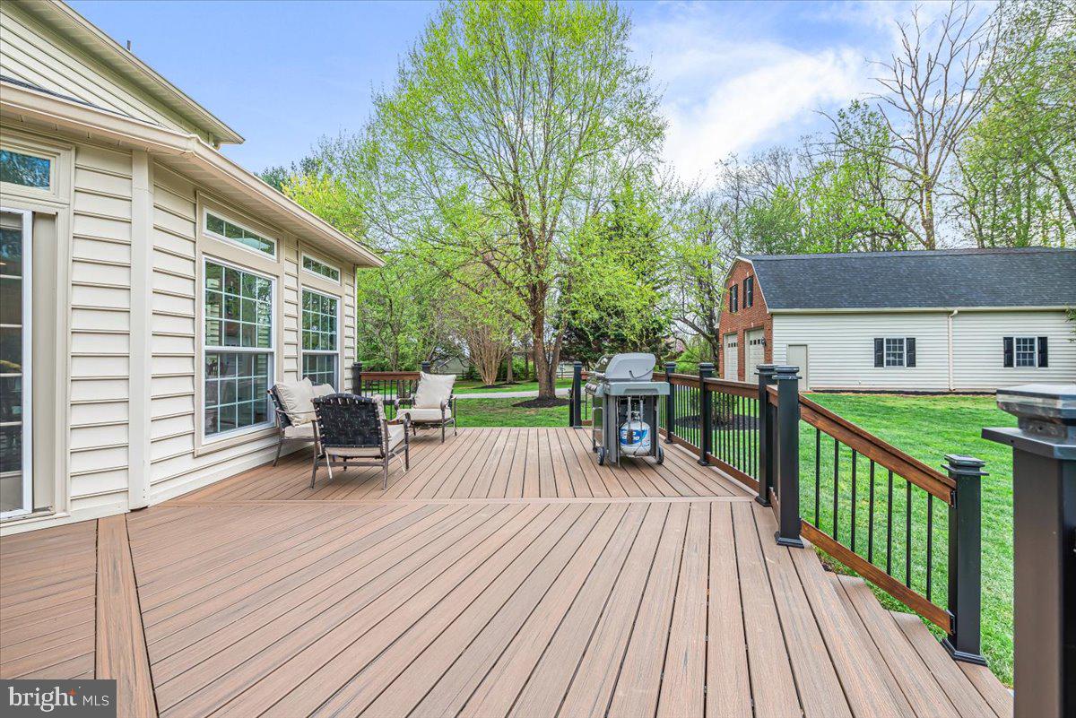 9653 Watkins Road Gaithersburg, MD 20882 - Photo 13 of 17 Lots of room for seating, grilling and chilling