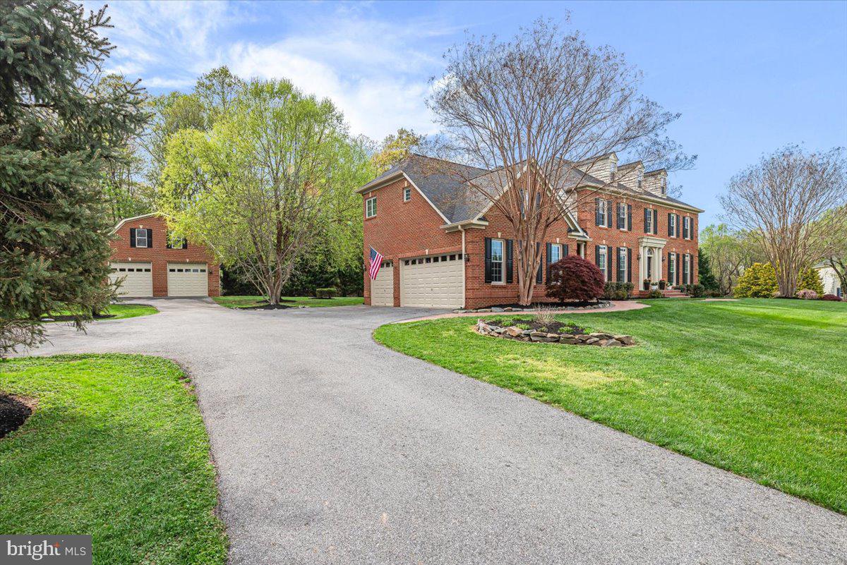 9653 Watkins Road Gaithersburg, MD 20882 - Photo 8 of 17 Large level driveway to 5+ car garages