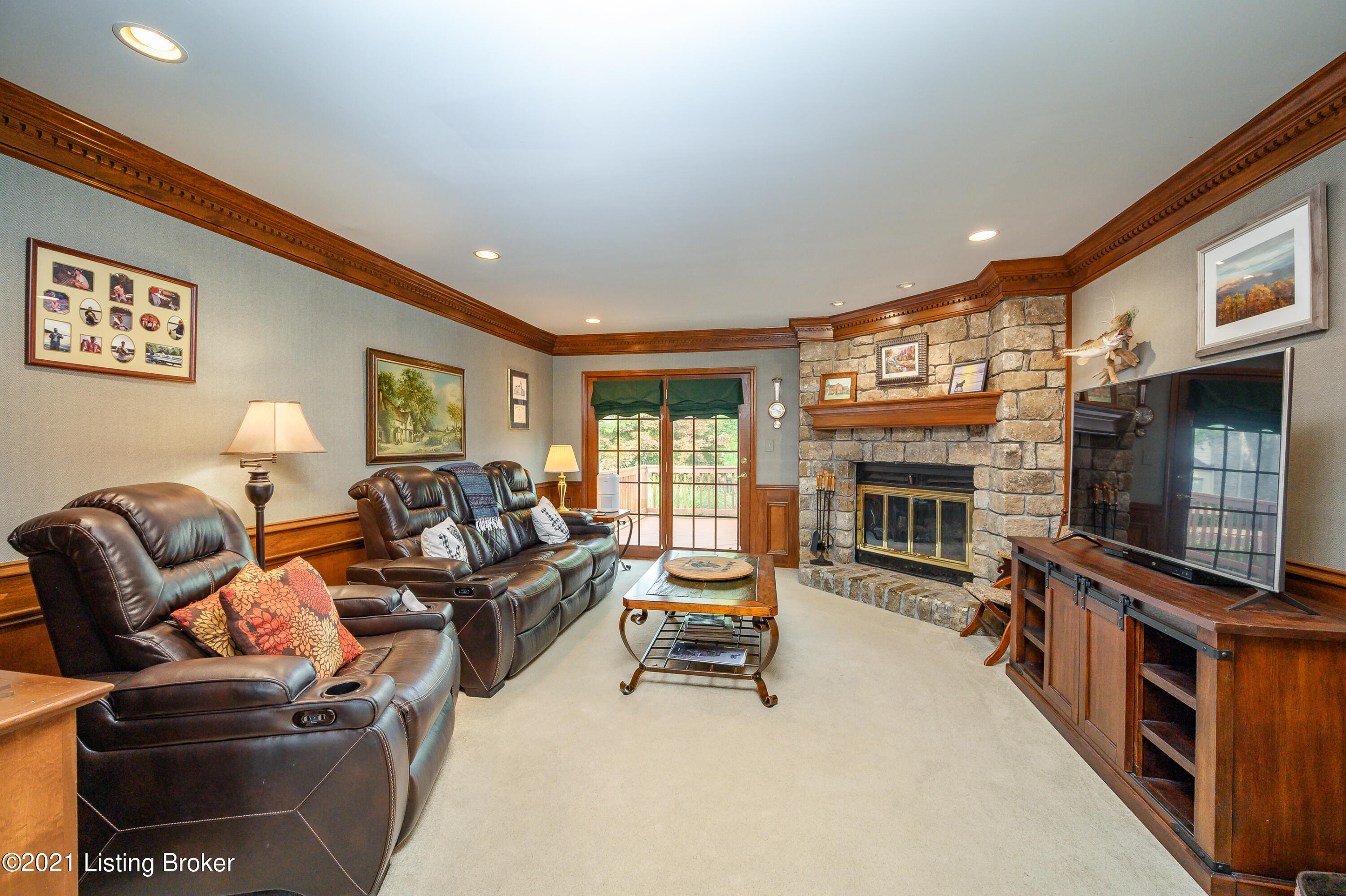 712 Foxgate Road Louisville, KY 40223 - Photo 9 of 39 Foxgate Rd 712-FCP-11