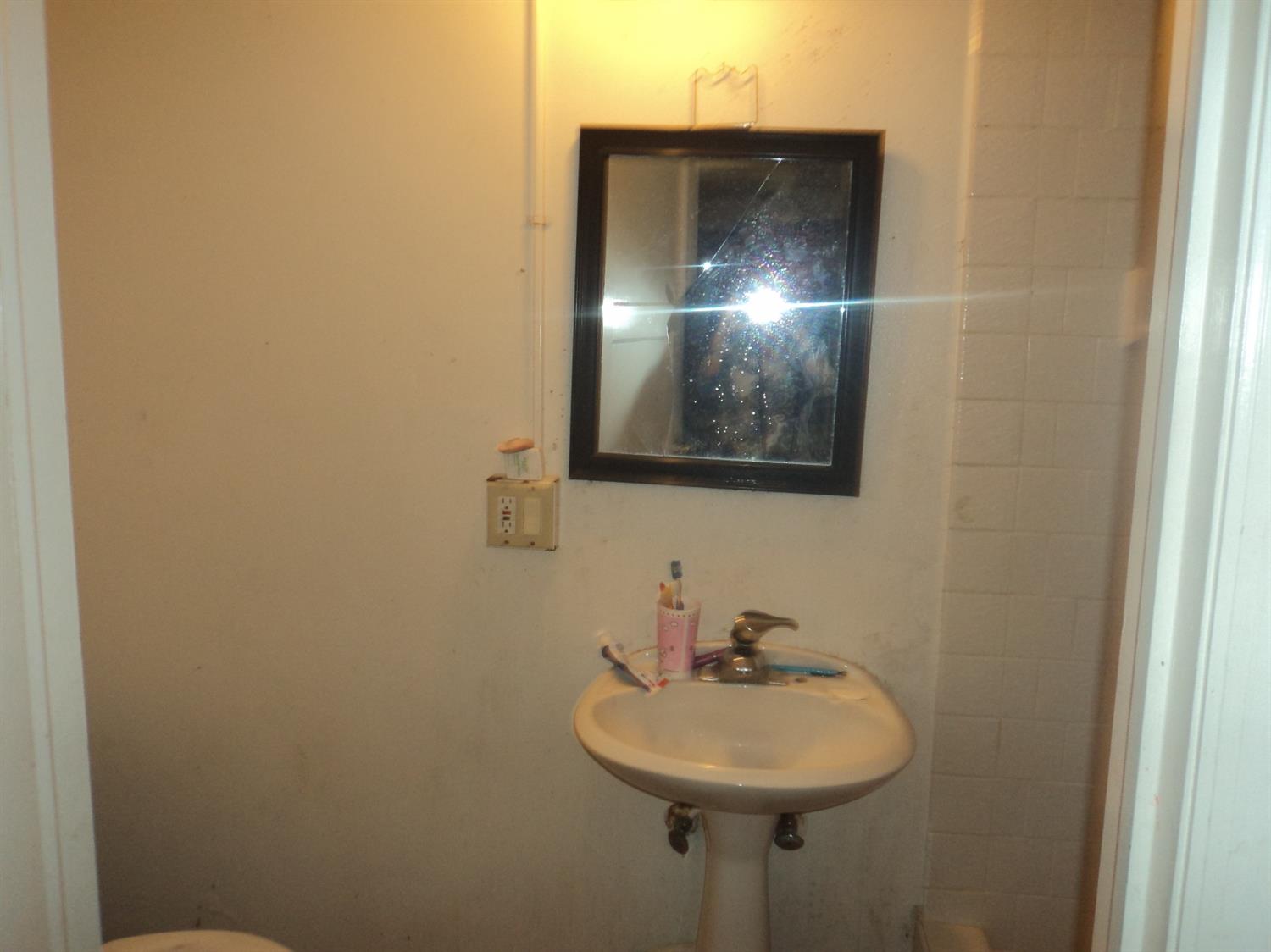 437 Merced Street Parlier, CA 93648 - Photo 21 of 23 Gallery Image 21
