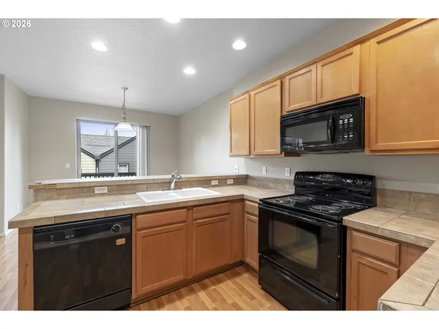 $320,000 | 1461 Southwest Edgefield Meadows Terrace, Troutdale, OR 97060