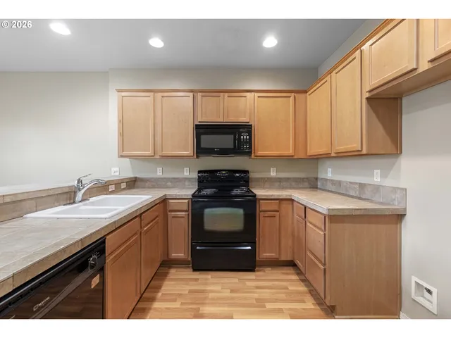 $320,000 | 1461 Southwest Edgefield Meadows Terrace, Troutdale, OR 97060