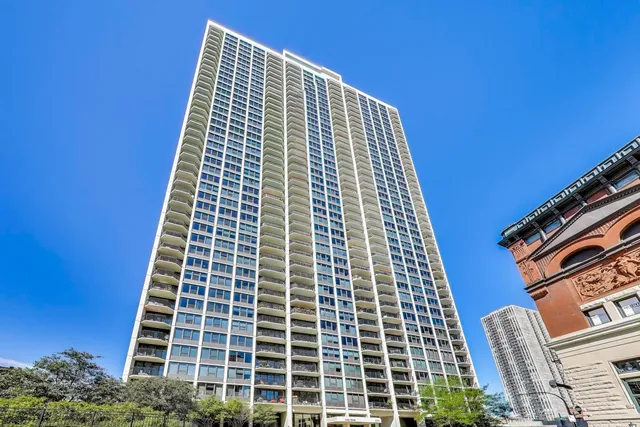 $225,000 | 1560 North Sandburg Terrace, Unit 510, Chicago, IL 60610