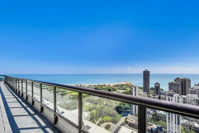 $225,000 | 1560 North Sandburg Terrace, Unit 510, Chicago, IL 60610