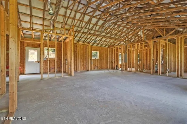 a view of a tennis court