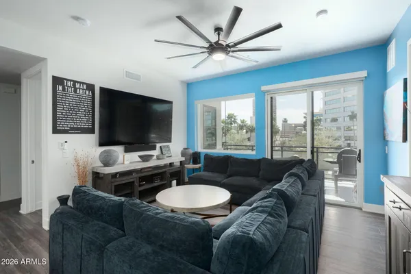 $570,000 | 3131 North Central Avenue, Unit 4011, Phoenix, AZ 85012