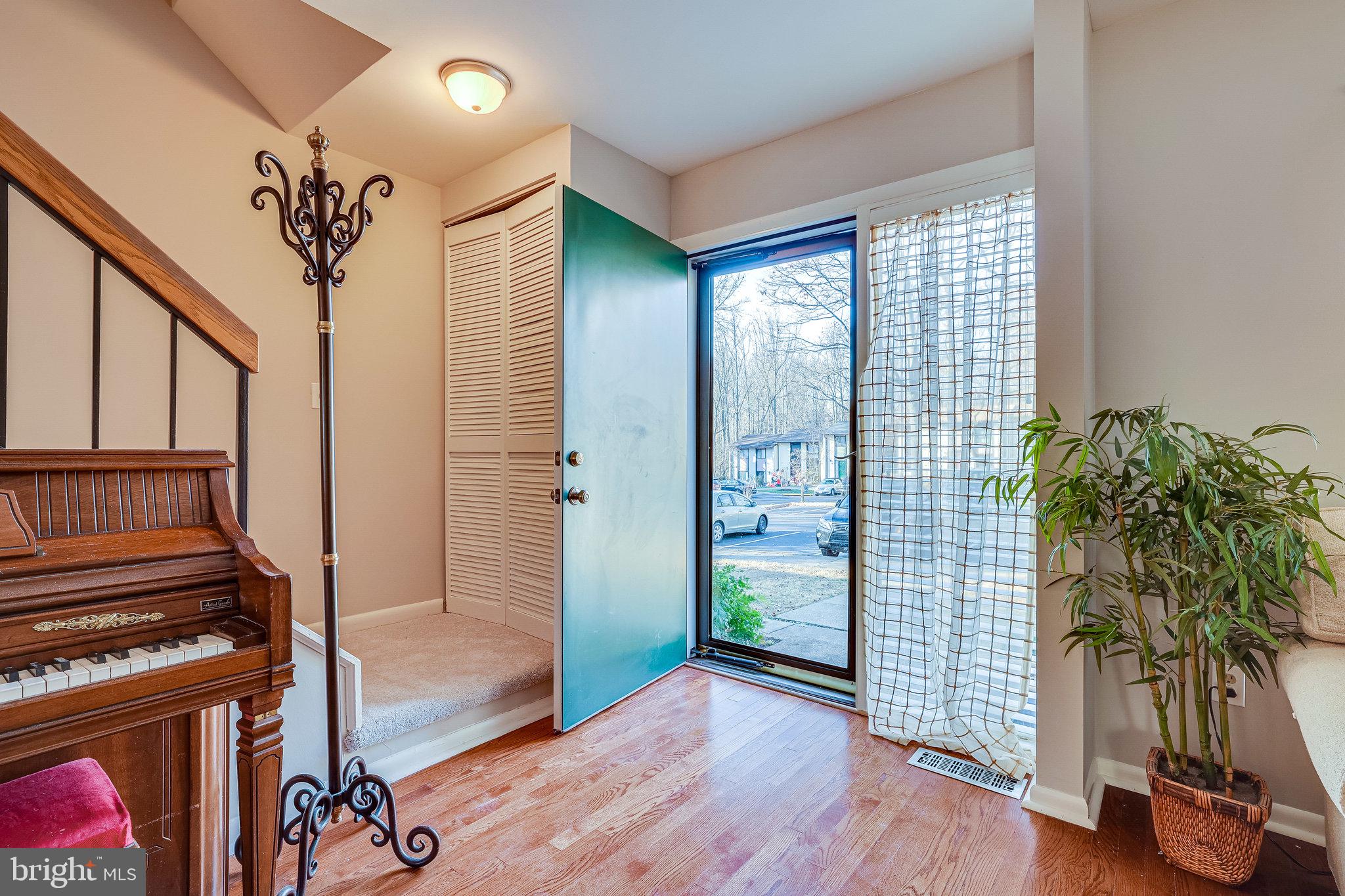 11969 Barrel Cooper Court Reston, VA 20191 - Photo 4 of 73 Hardwood entry foyer