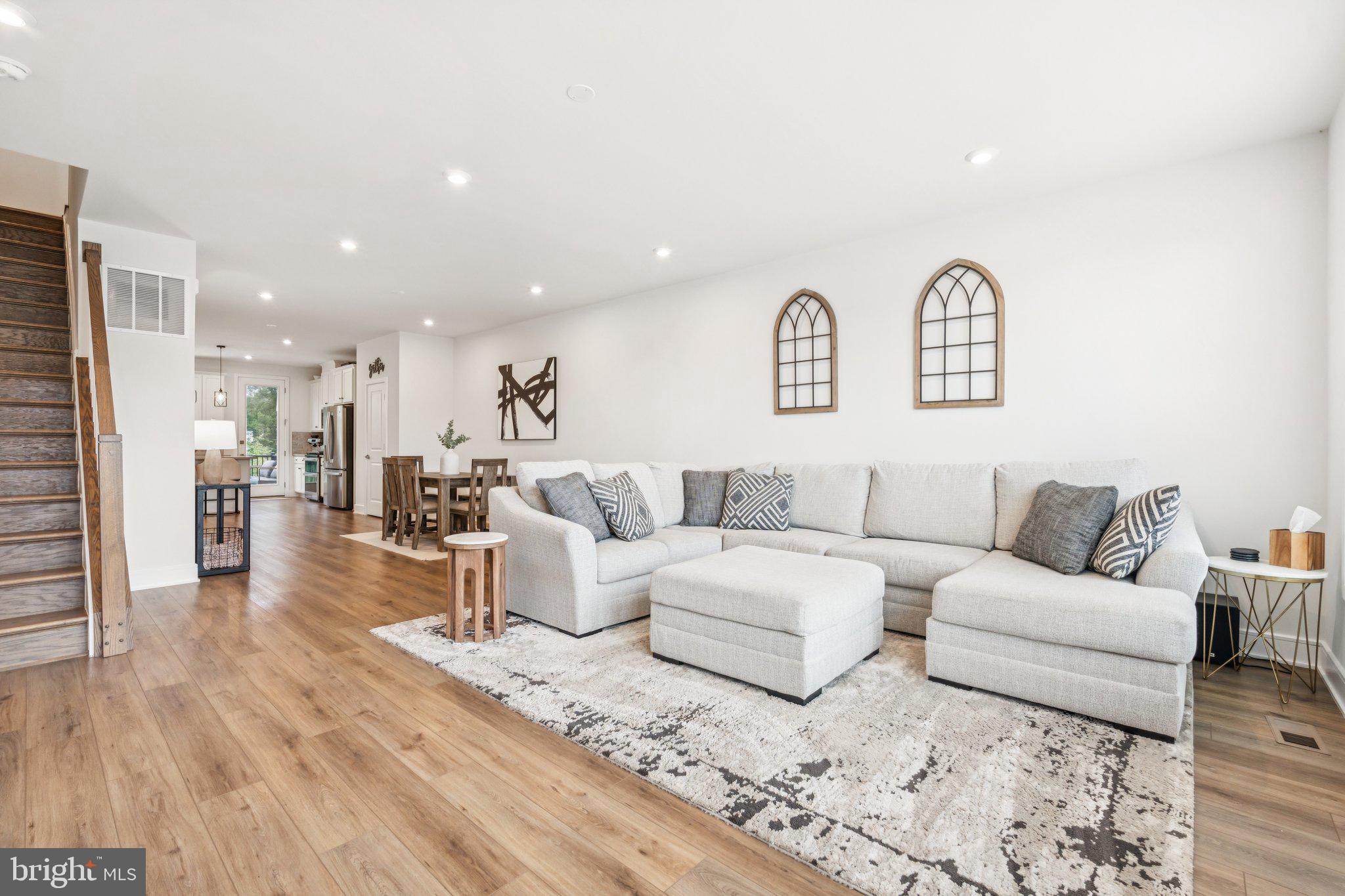 3580 Stephensons Hl Lane Marshall, VA 20115 - Photo 18 of 41 a living room with furniture and a table