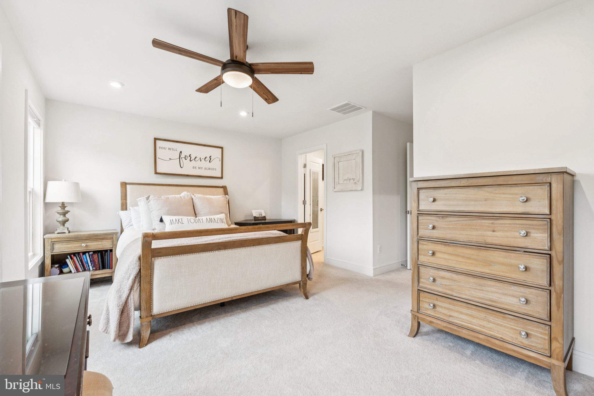 3580 Stephensons Hl Lane Marshall, VA 20115 - Photo 21 of 41 a living room with furniture and a ceiling fan