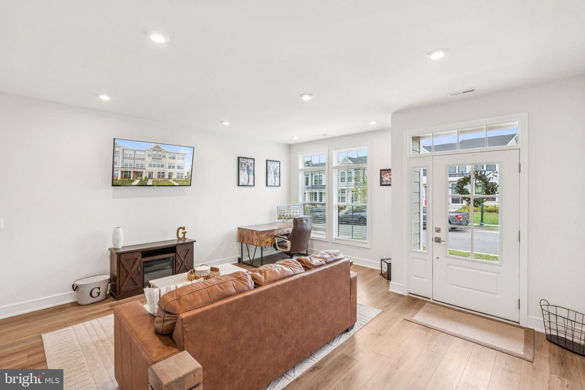 3580 Stephensons Hl Lane Marshall, VA 20115 - Photo 7 of 41 a living room with furniture and window