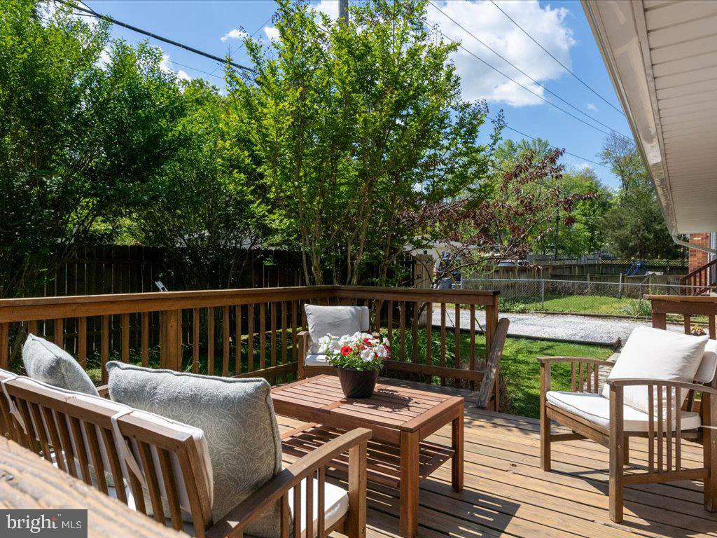 424 Londontown Road Edgewater, MD 21037 - Photo 8 of 52
