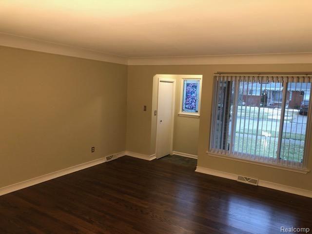 11069 Racine Road Warren, MI 48093 - Photo 4 of 19