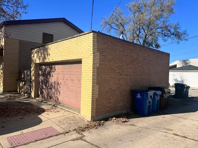 $489,900 | 946 Ferdinand Avenue, Forest Park, IL 60130