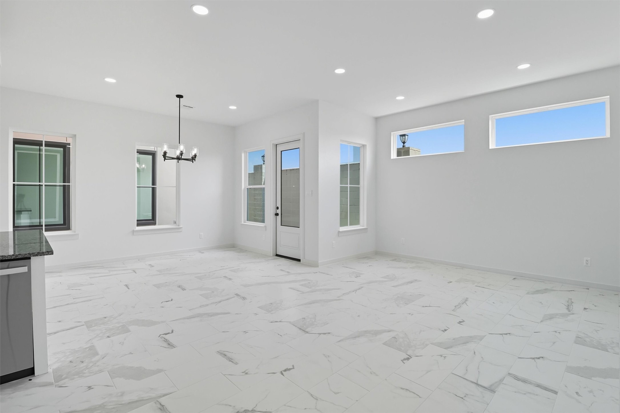 2927 El Fenice Lane Houston, TX 77057 - Photo 19 of 47 a view of an empty room