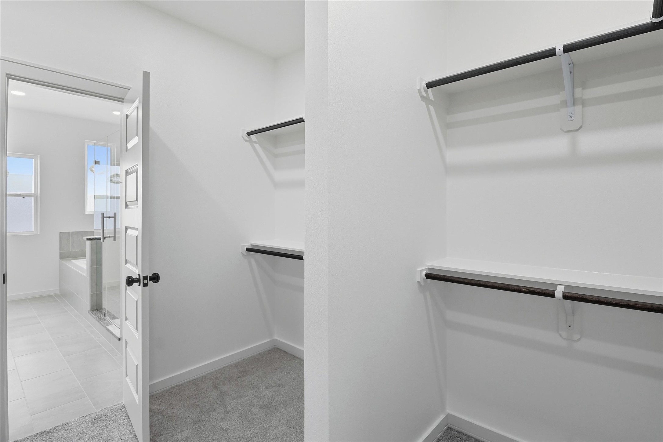 2927 El Fenice Lane Houston, TX 77057 - Photo 38 of 47 a view of bathroom