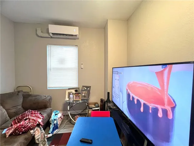 $179,950 | 3012 College Avenue, Kansas City, MO 64128