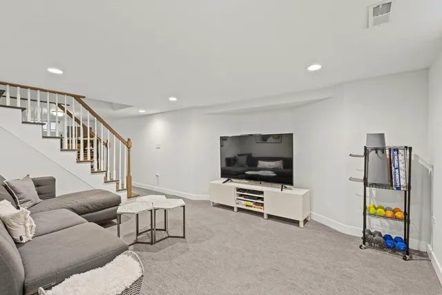 $615,000 | 6100 North Overhill Avenue, Chicago, IL 60631