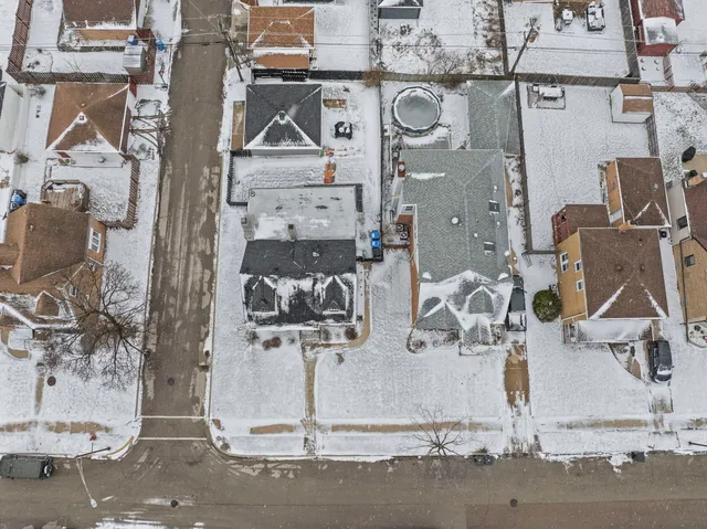 $615,000 | 6100 North Overhill Avenue, Chicago, IL 60631