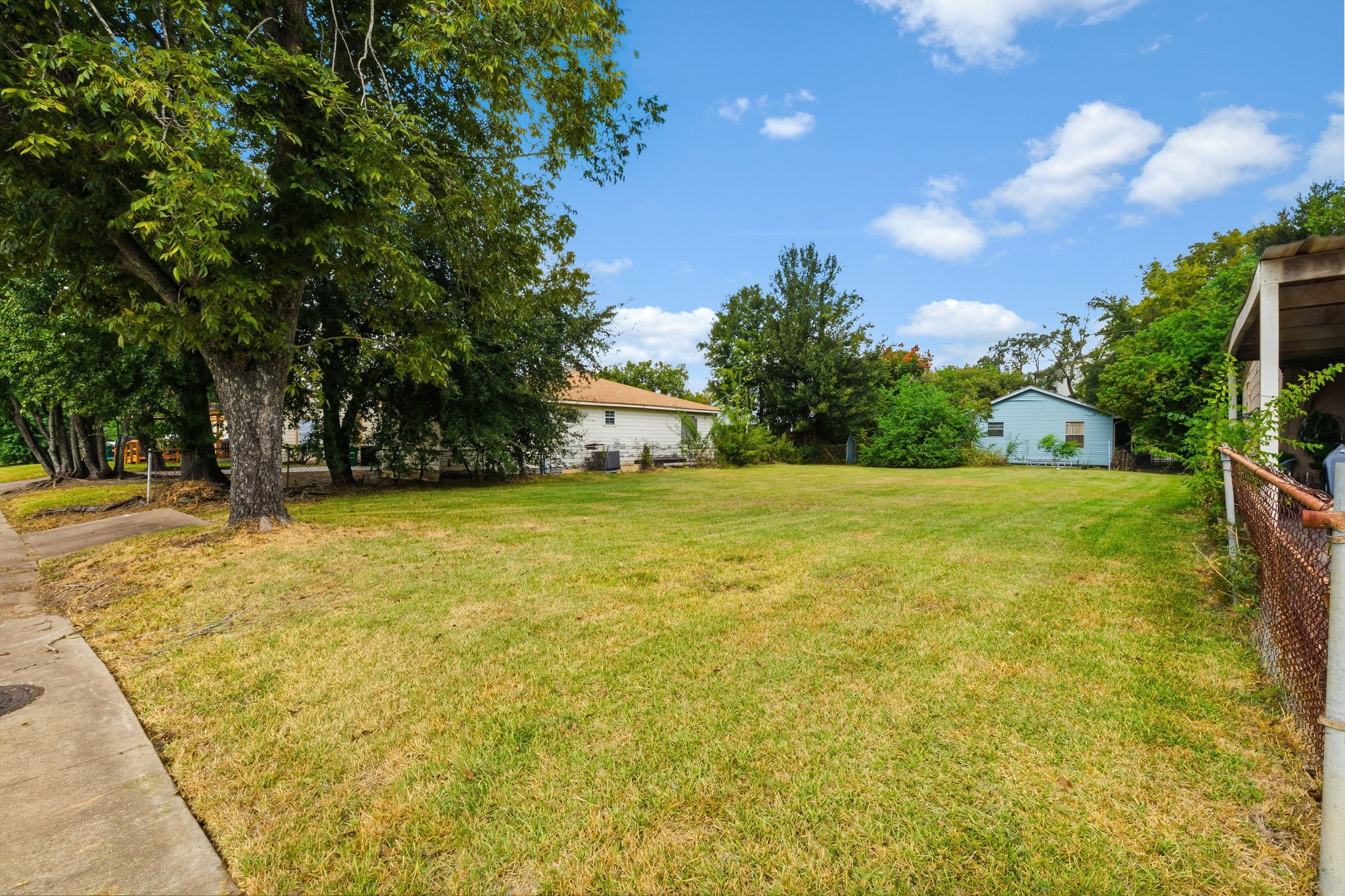 3327 Natchez Street Houston, TX 77021 - Photo 2 of 7 a view of swimming pool with an outdoor seating