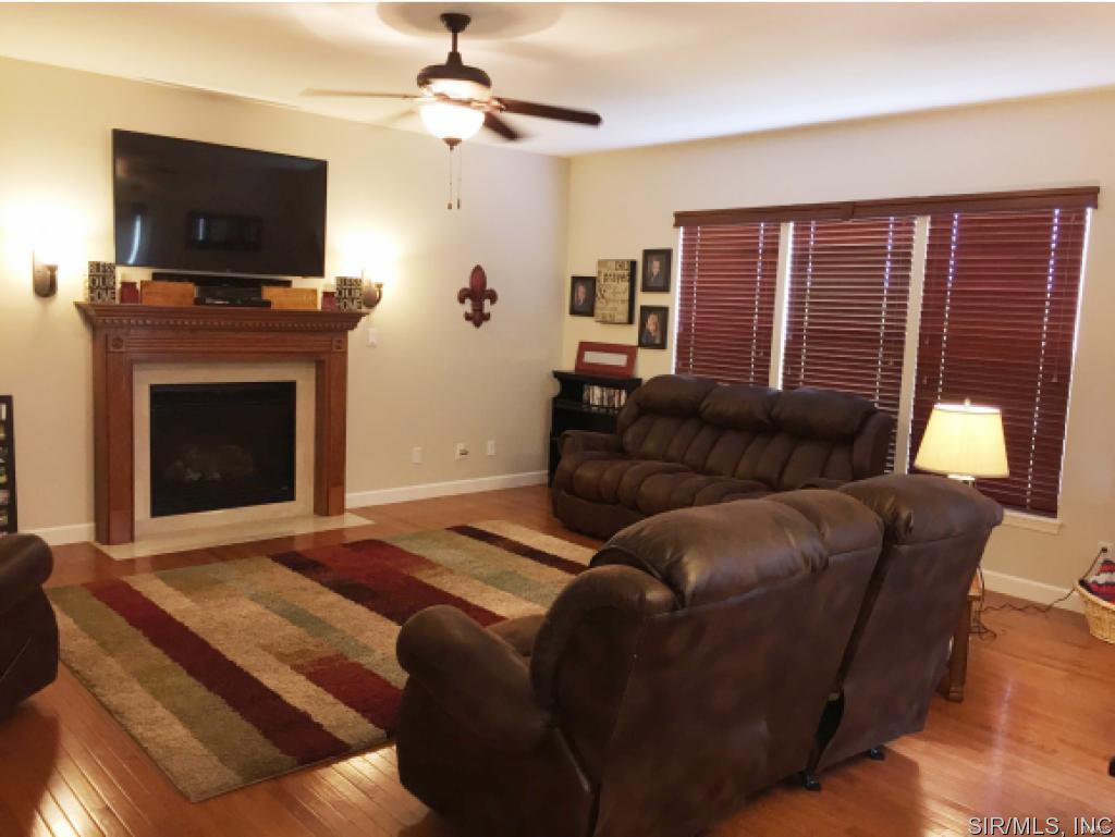 1424 Bridgehampton Road Troy, IL 62294 - Photo 4 of 36 Gallery Image 4
