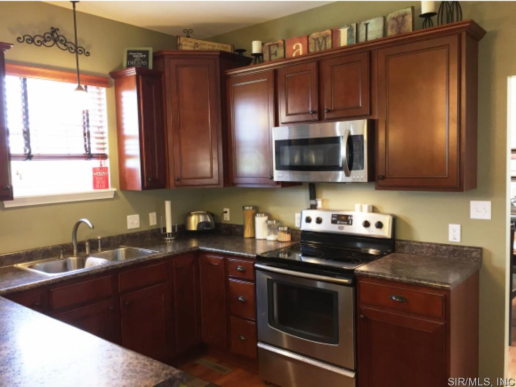 1424 Bridgehampton Road Troy, IL 62294 - Photo 8 of 36 Gallery Image 8
