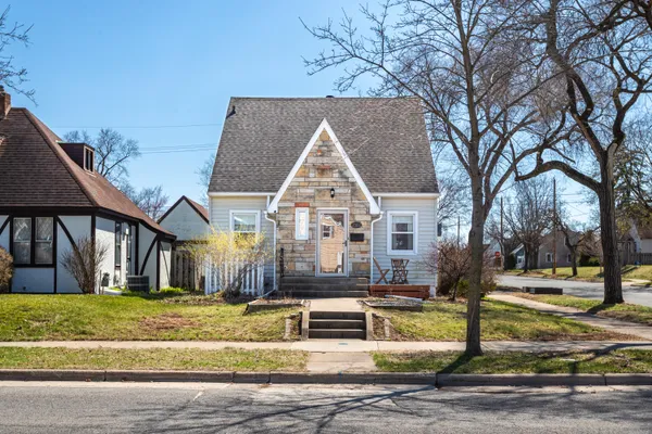 $319,000 | 2302 Market Street, La Crosse, WI 54601