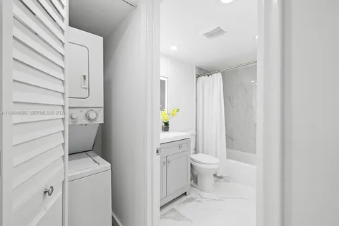 $274,900 | 12500 Southwest 6th Street, Unit 307N, Pembroke Pines, FL 33027