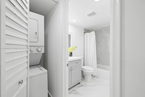 $285,000 | 12500 Southwest 6th Street, Unit 307N, Pembroke Pines, FL 33027