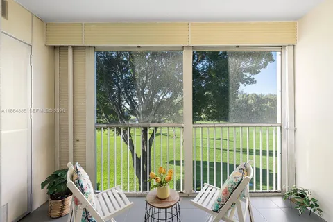 $274,900 | 12500 Southwest 6th Street, Unit 307N, Pembroke Pines, FL 33027