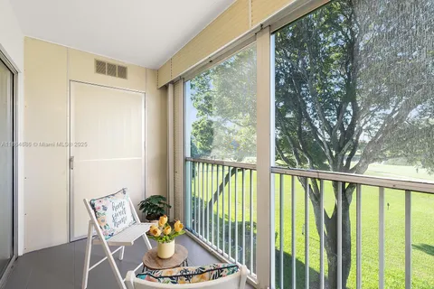 $285,000 | 12500 Southwest 6th Street, Unit 307N, Pembroke Pines, FL 33027