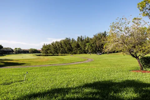 $274,900 | 12500 Southwest 6th Street, Unit 307N, Pembroke Pines, FL 33027