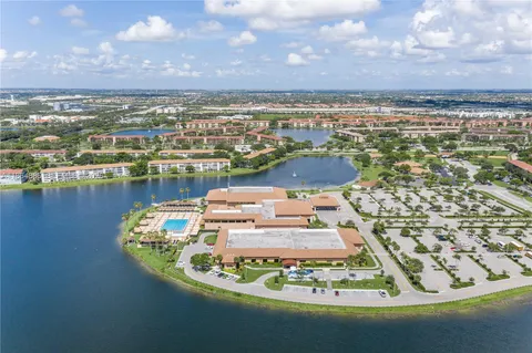 $274,900 | 12500 Southwest 6th Street, Unit 307N, Pembroke Pines, FL 33027