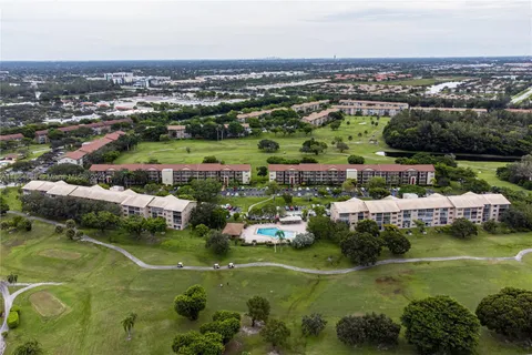 $285,000 | 12500 Southwest 6th Street, Unit 307N, Pembroke Pines, FL 33027