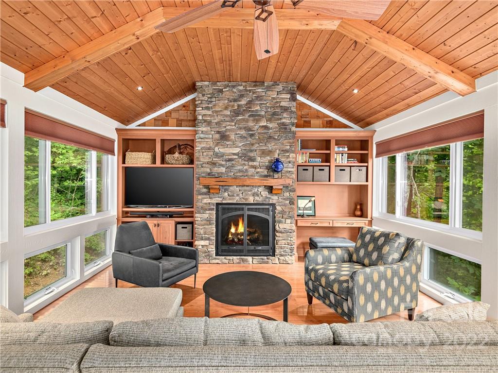 90 Hickory Forest Road Fairview, NC 28730 - Photo 4 of 35