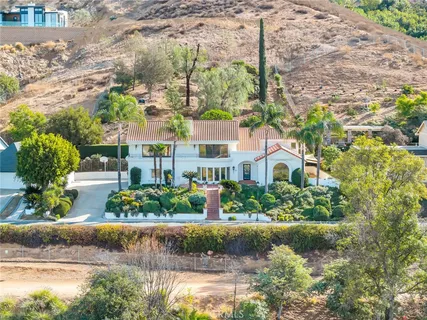 $1,049,000 | 2572 Sunset Drive, Riverside, CA 92506