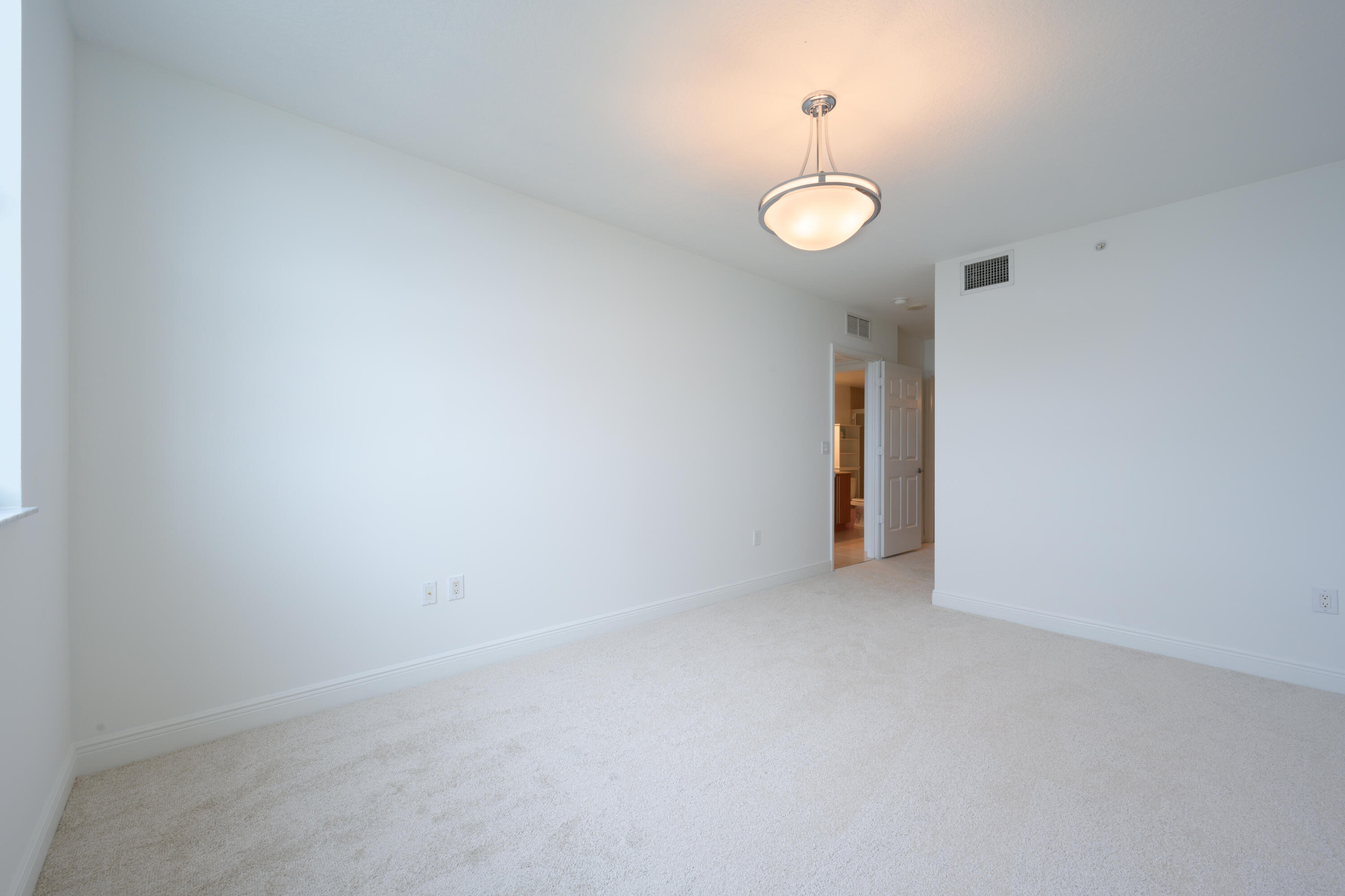 610 Clematis Street, Unit 700702 West Palm Beach, FL 33401 - Photo 18 of 53 610 Clematis St Unit 702 West-print-033-