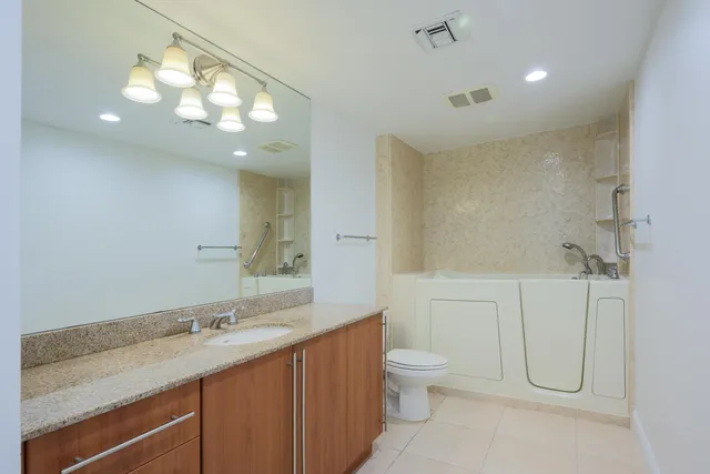 $670,000 | 610 Clematis Street, Unit 700702, West Palm Beach, FL 33401