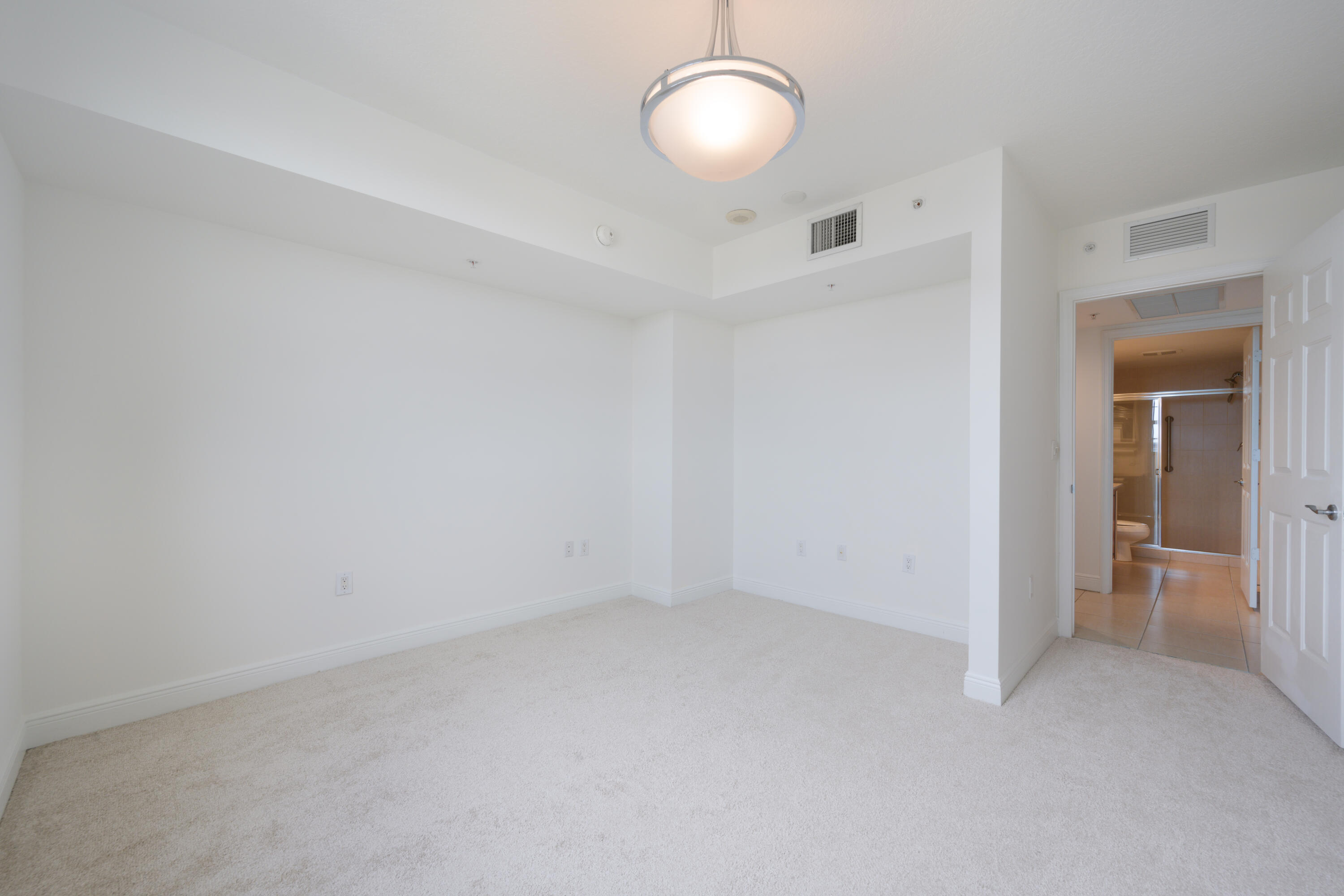 610 Clematis Street, Unit 700702 West Palm Beach, FL 33401 - Photo 22 of 53 third bedroom