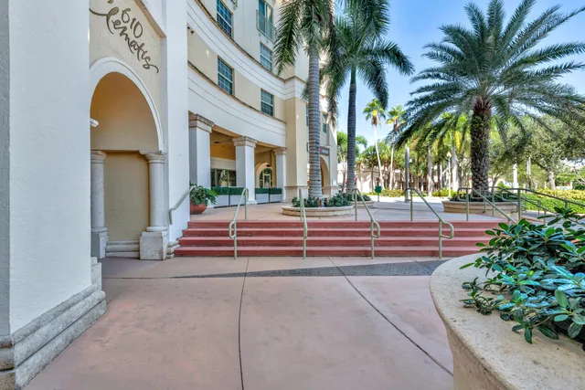 $670,000 | 610 Clematis Street, Unit 700702, West Palm Beach, FL 33401