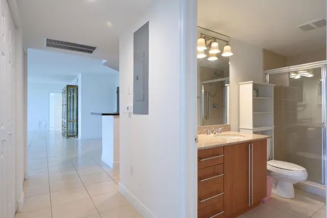 $670,000 | 610 Clematis Street, Unit 700702, West Palm Beach, FL 33401