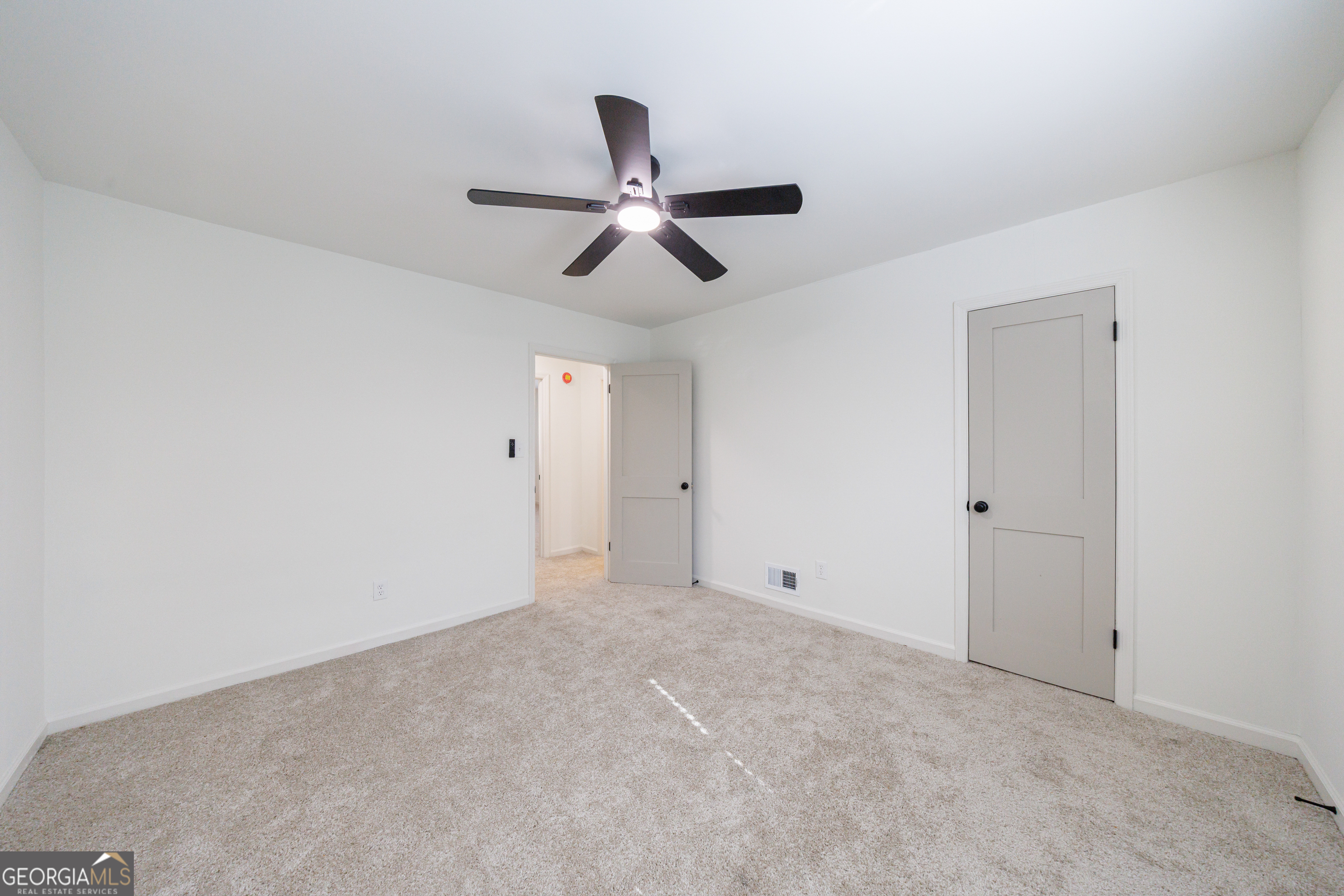 2386 Lawrenceville Highway Decatur, GA 30033 - Photo 28 of 55 a view of an empty room