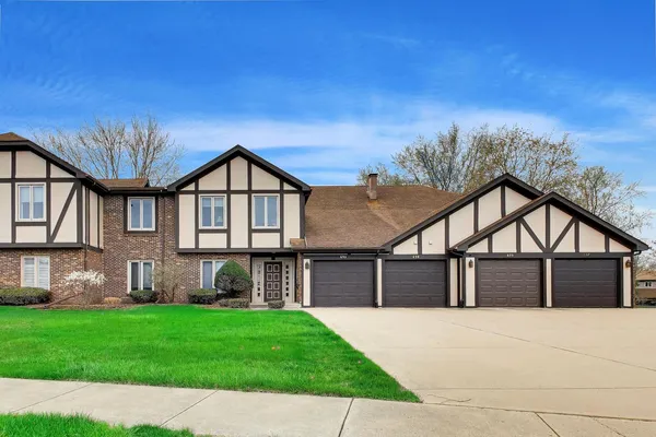 $2,100 | 639 Big Timber Drive, Unit D, Joliet, IL 60431