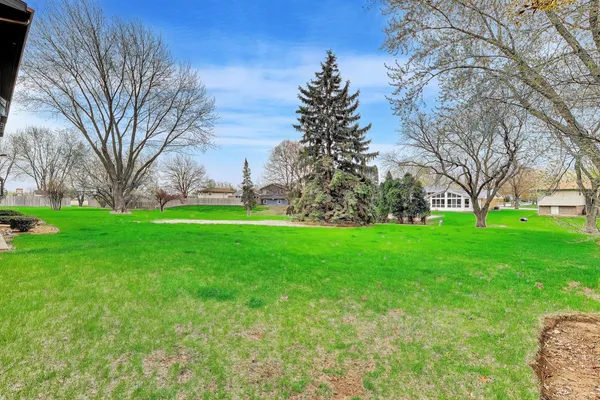 $2,100 | 639 Big Timber Drive, Unit D, Joliet, IL 60431