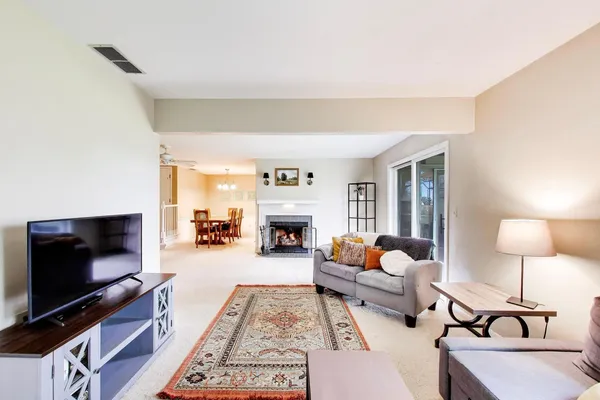 $2,100 | 639 Big Timber Drive, Unit D, Joliet, IL 60431